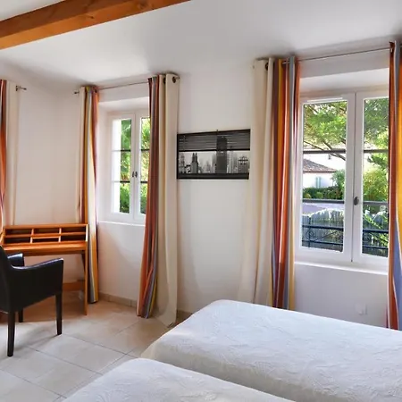 Tropez Villa, In A Private And Closed Domain サントロペ