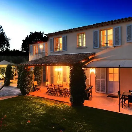 Вилла Tropez Villa, In A Private And Closed Domain